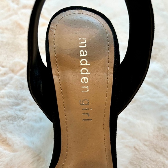 Madden Girl Stiletto Faux Suede Black/Red Open Toe Elastic Strappy Sandal Size 5 - Picture 5 of 5